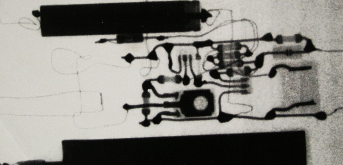 : Röntgenbild einer Briefbombe, Quelle: Entschärfungsdienst/BMI, Foto: Werner Sabitzer