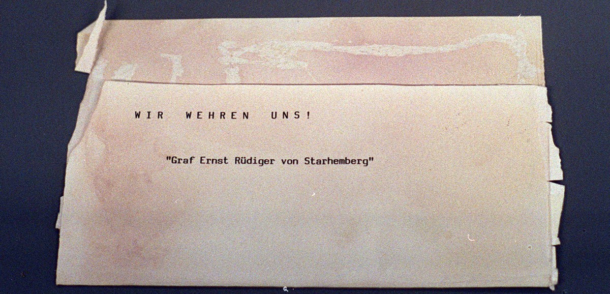 : Umschlag einer nicht explodierten Briefbombe, BMI / Direktion für Spezialeinheiten, Foto: Robert Newald.