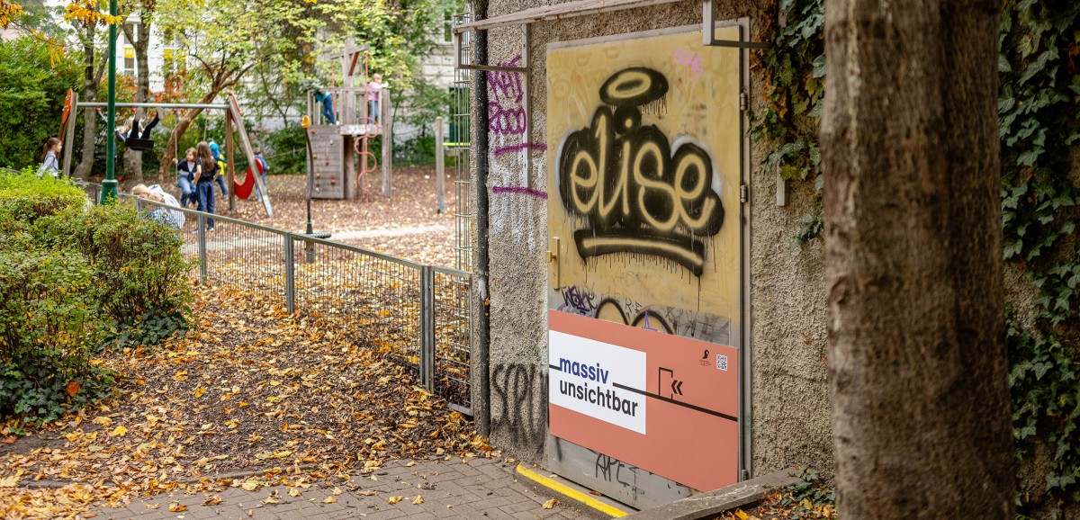 : "massiv unsichtbar" - Forschungs- und Erinnerungsprojekt zum Luftschutzbunker Schönbornpark. Foto: Kollektiv Fischka / Kramar