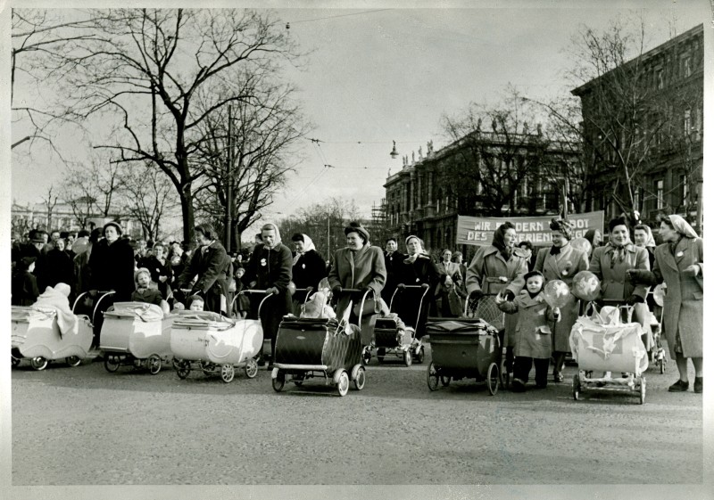 : Frauentagsaufmarsch der KPÖ, 1949
© Bildarchiv der KPÖ