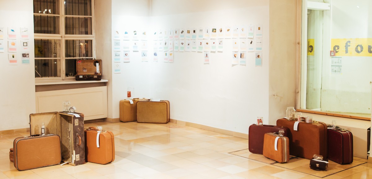 : Ausstellungsansicht "Recycle bin" – Maryam Kouhestani. Foto: Kollektiv Fischka / Stefanie Freynschlag © Volkskundemuseum Wien